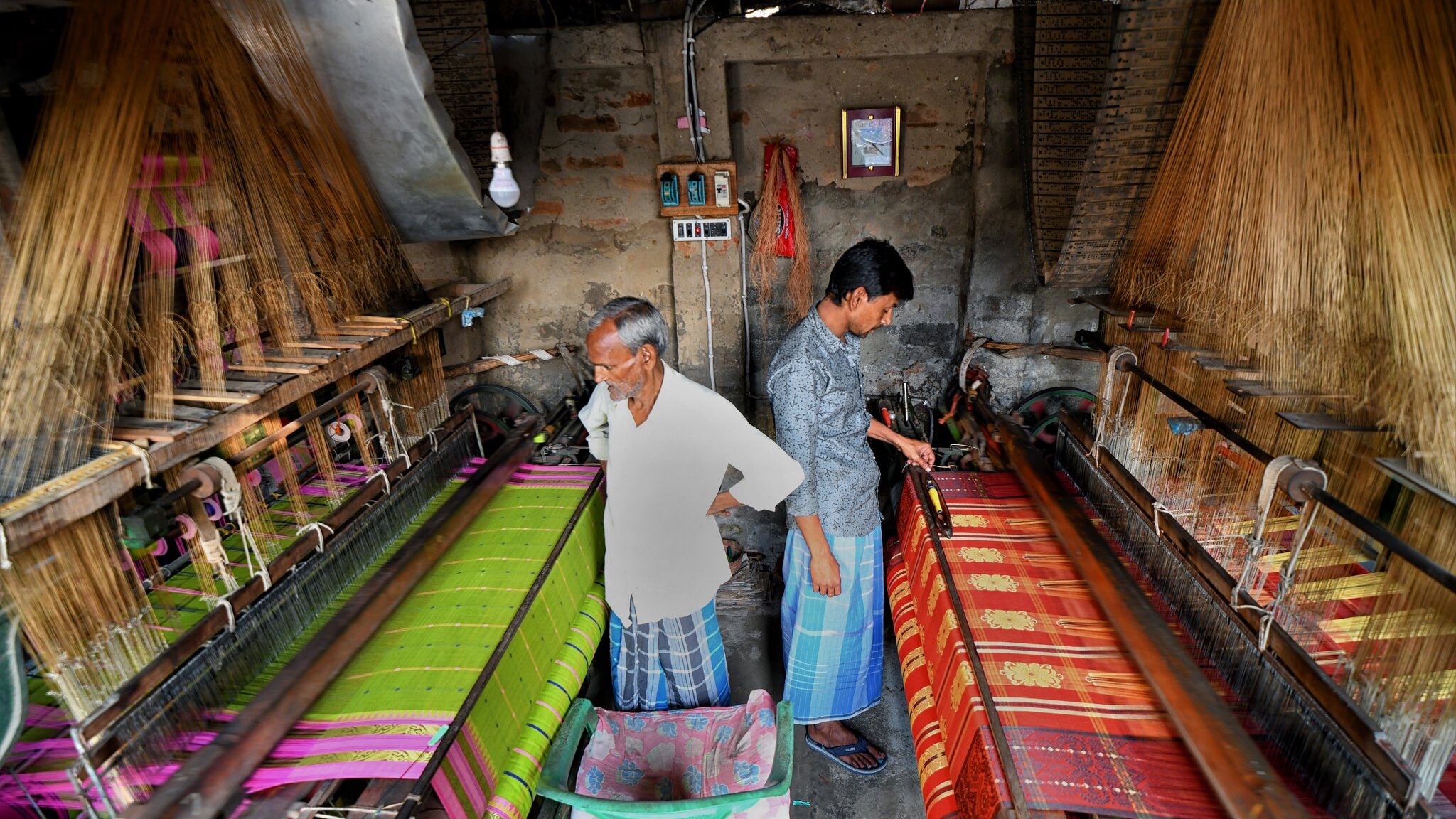 The Timeless Beauty of India's Sarees: Discover a Rich Heritage!